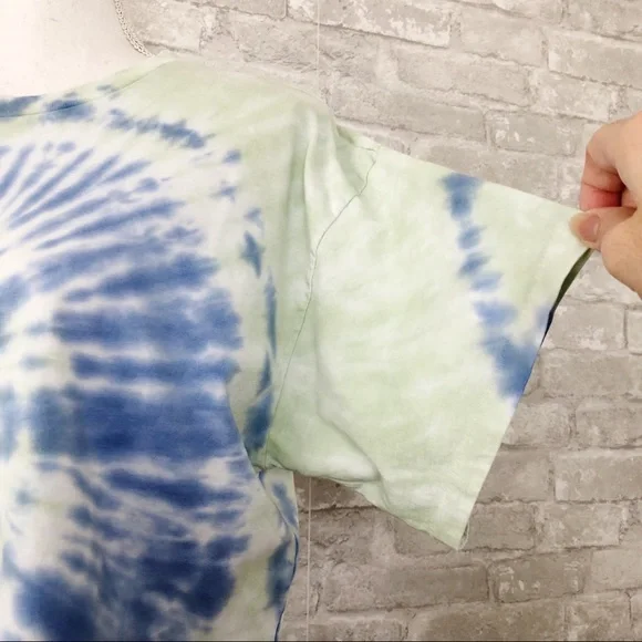 NWT DAYDREAMER 100% Cotton Green Iris Tie Dye Boxy Crop Tee Top Size Small - Picture 8 of 15